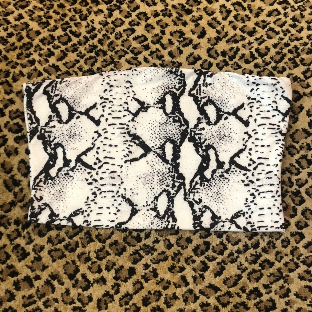 White Fox Boutique snakeskin top S